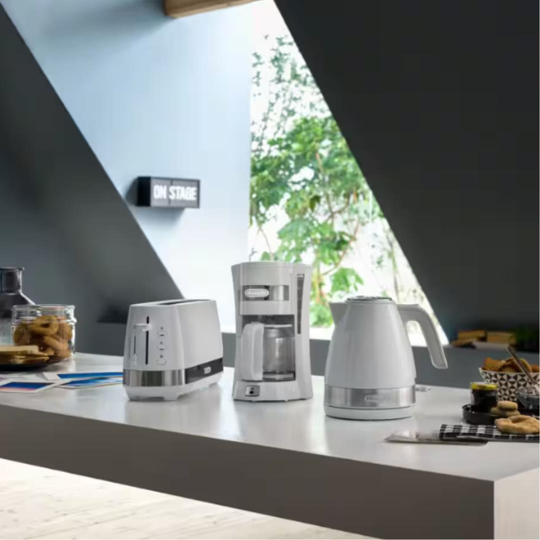 De'Longhi Active Line 1.7L 2000W Kettle White EU Plug