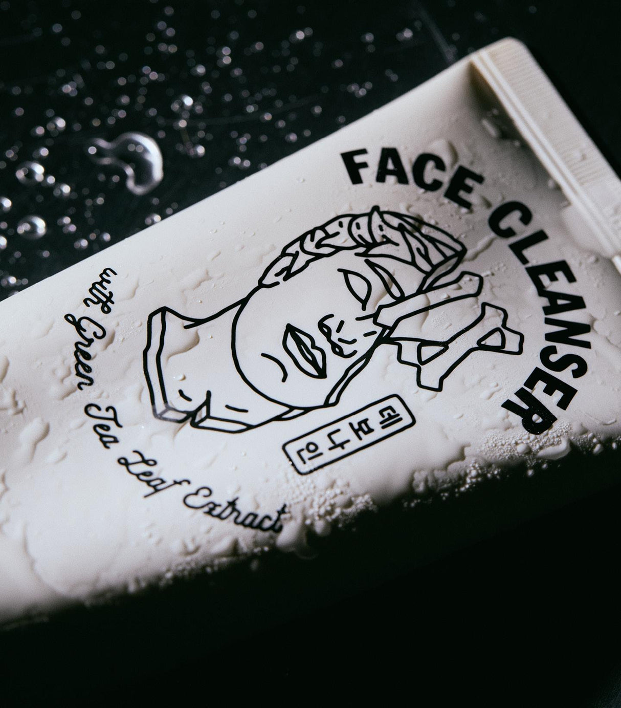 Devonine Vegan Face Cleanser with Green Tea Leaf Extract 150ml EXP 2024