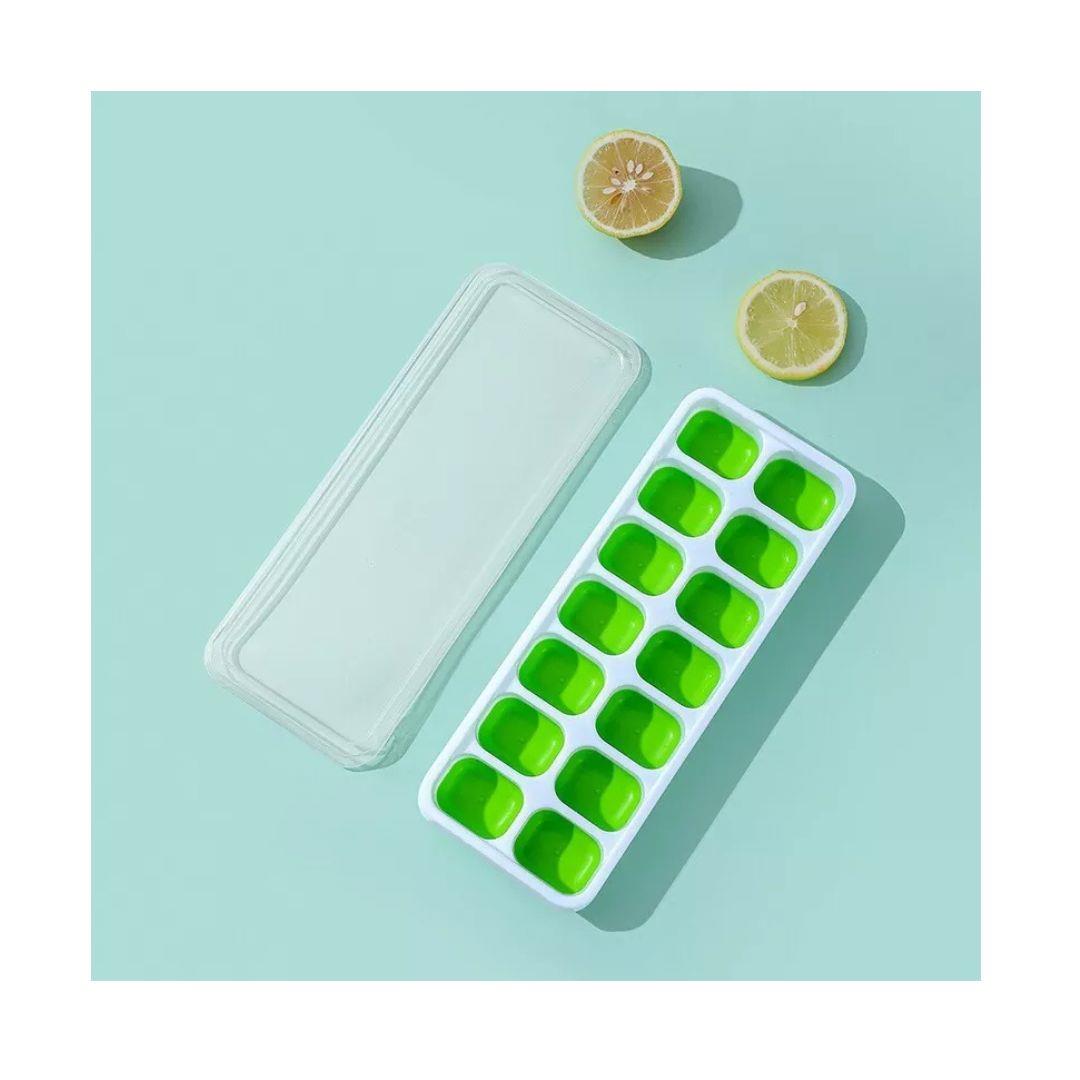 DS Living Silicone Ice Cube Tray and Lid Green