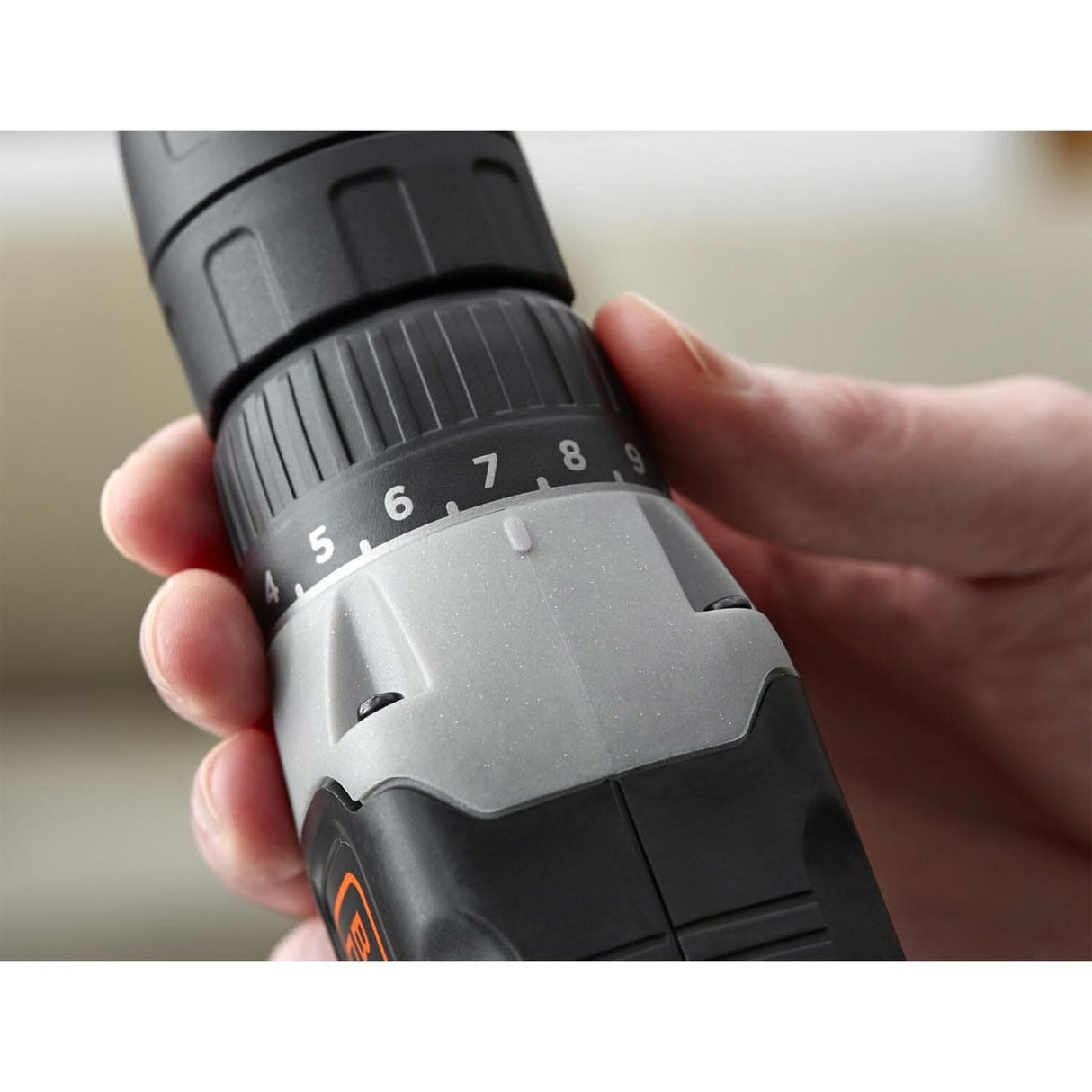 Black+Decker 18V Drilldriver BCD001BAST 600RPM – 2 Batteries 160 Tools