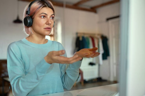 Customer Service Builds Confidence in New Online Retailers