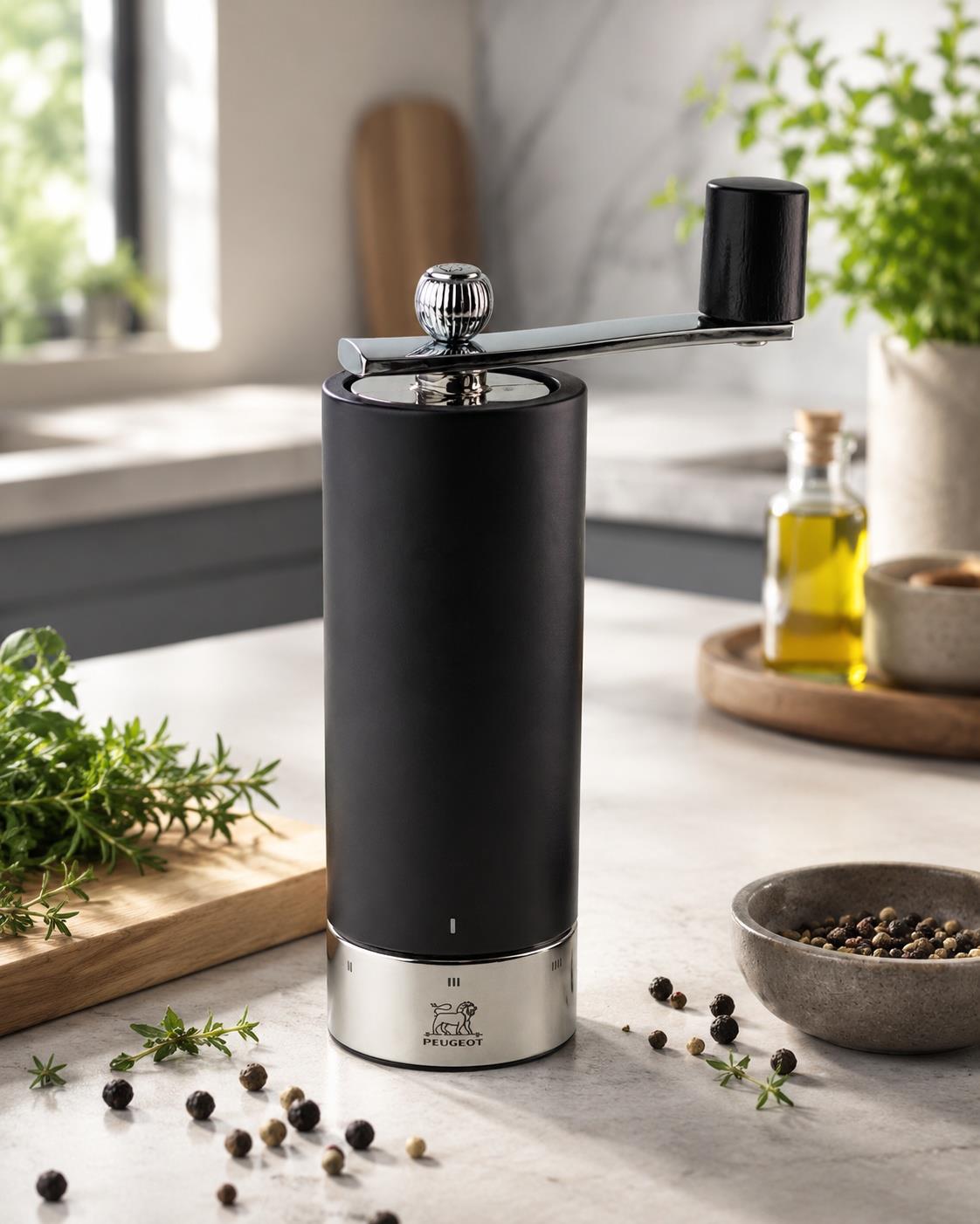 Peugeot Isen Moulin Pepper Mill 18cm Black