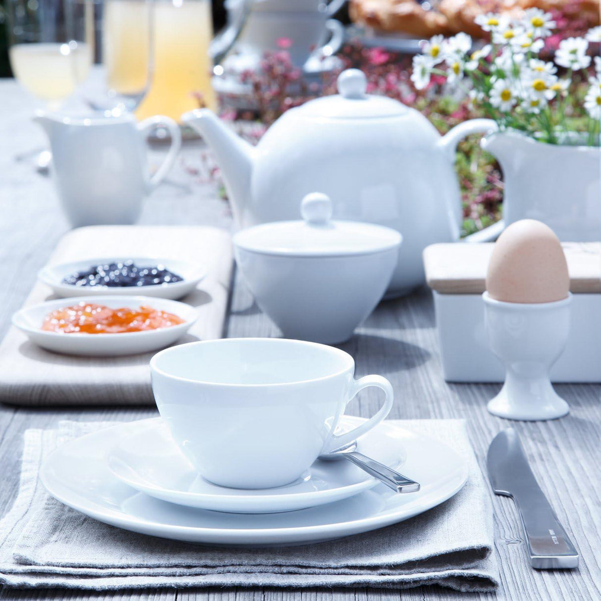 LSA International Dine 1.4L Porcelain Teapot White