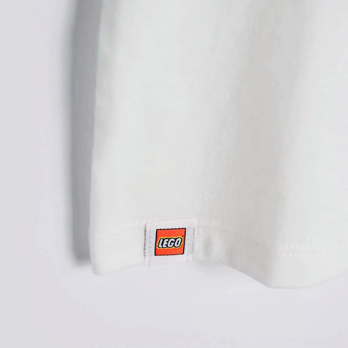 Official LEGO Ninjago Kids White T-Shirt "A Ninja Never Quits" Age 6