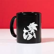 Sonic heat changing mug featuring an outline of Sonic the Hedgehog on a black background